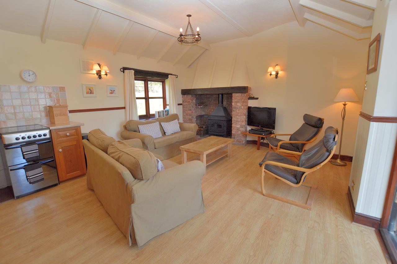 Three Gates Farm Holiday Cottages Huntsham Exterior photo